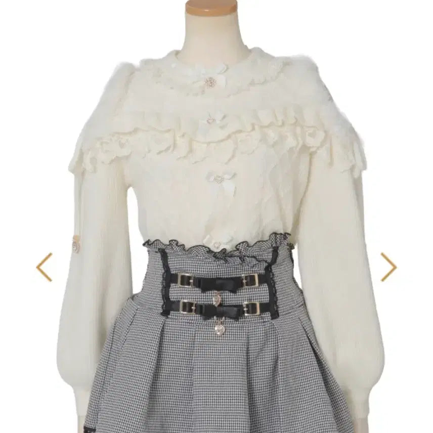 [BUNJANG] Lizlisa Eco Fur Sleeve Open Shoulder Knit White / 리즈리사 에코 퍼슬리브 오픈숄더니트 화이트
