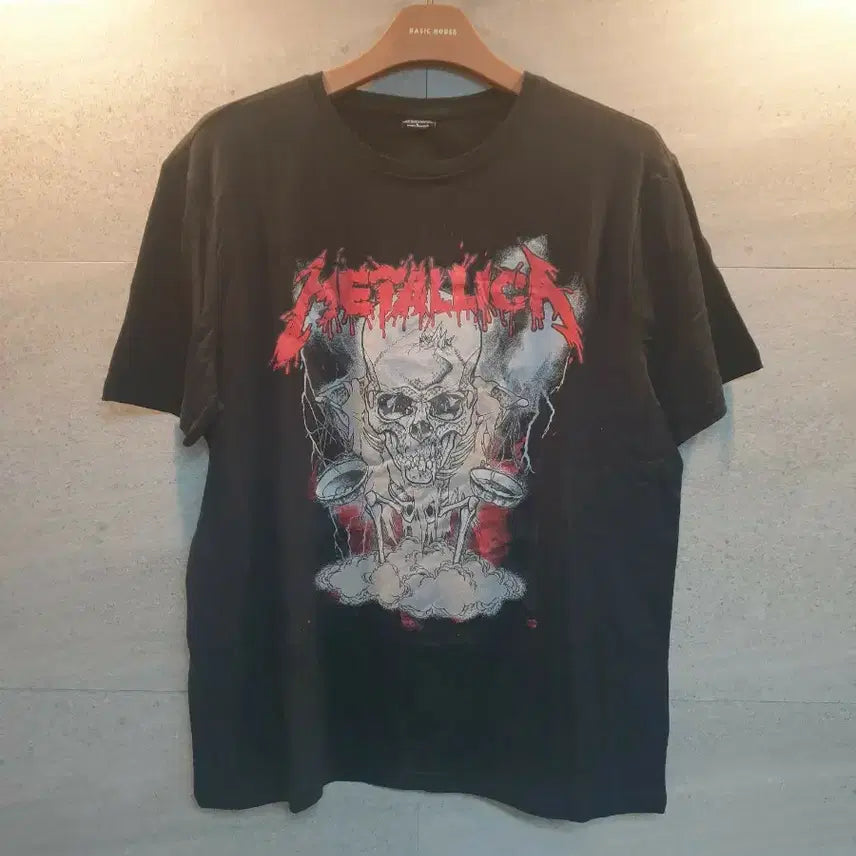 [BUNJANG] Metallica Official Merchandise Short Sleeve T-Shirt / 메탈리카. 오피셜 굿즈. 반팔 티셔츠.