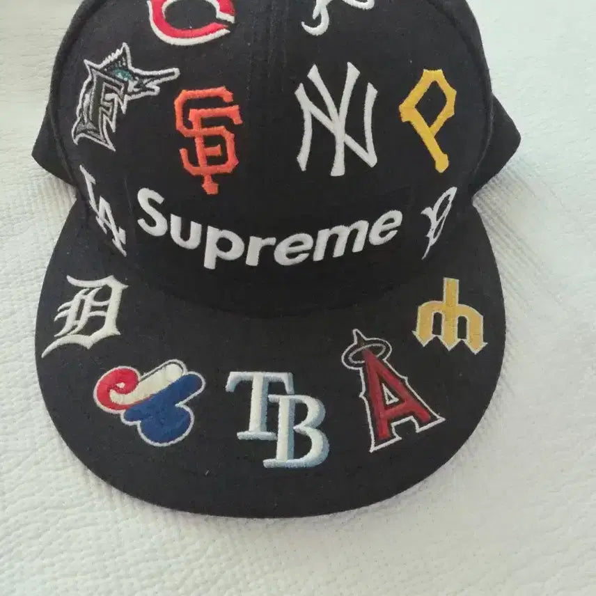 [BUNJANG] Supreme New Era MLB Hat / 슈프림 뉴에라 mlb모자