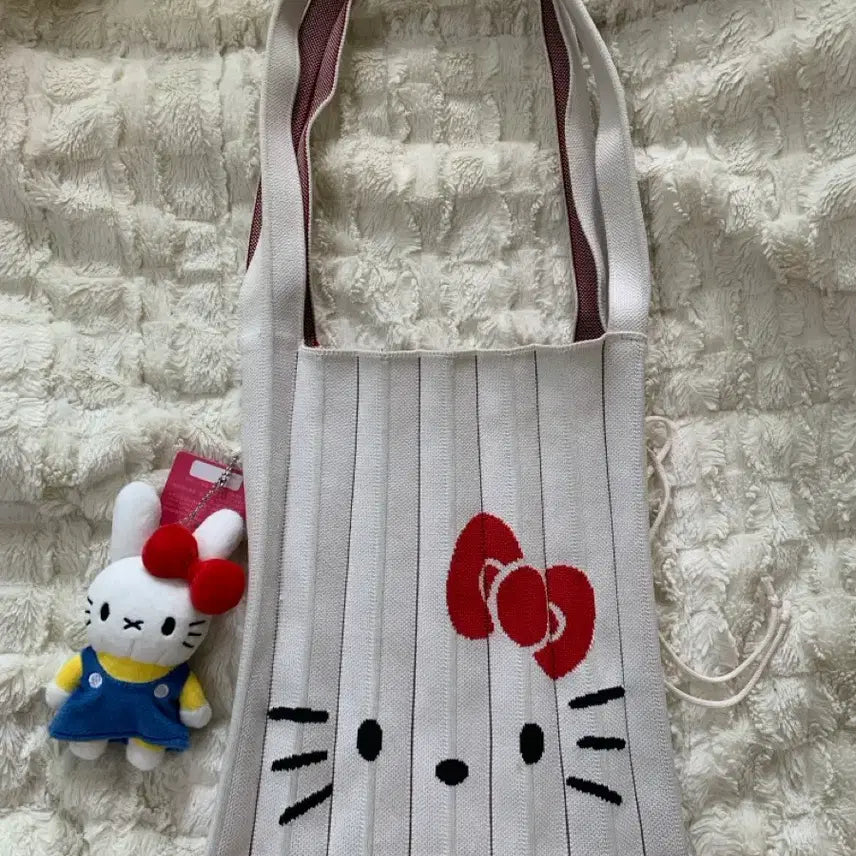 [BUNJANG] Joseph & Stacey Hello Kitty Knit Bag M + Miffy Keyring Set / 조셉앤스테이시 헬로키티 니트백 M + 미피키링 세트