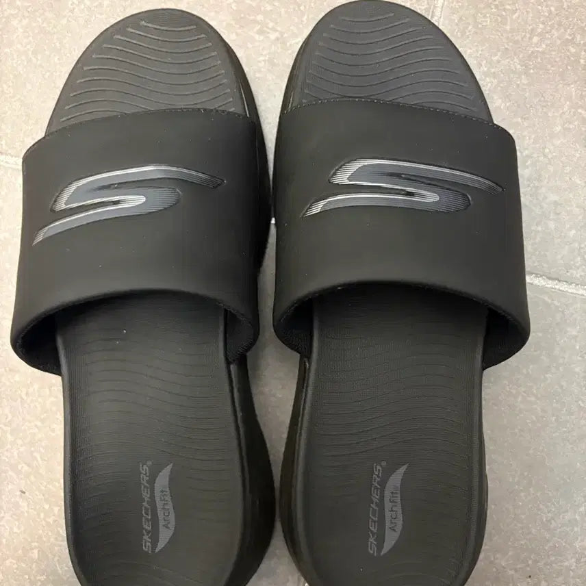 [BUNJANG] Skechers Men's Max Cushioning Arch Fit Prime 290 Black / 스케쳐스 남성 맥스쿠셔닝 아치핏 프라임 290