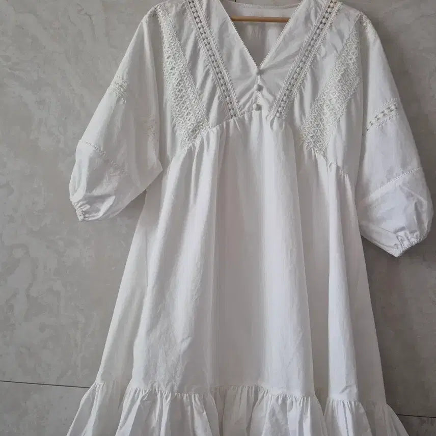 [BUNJANG] Pageu White Lace Frill Midi Dress / pageu 화이트 레이스 프릴  원피스