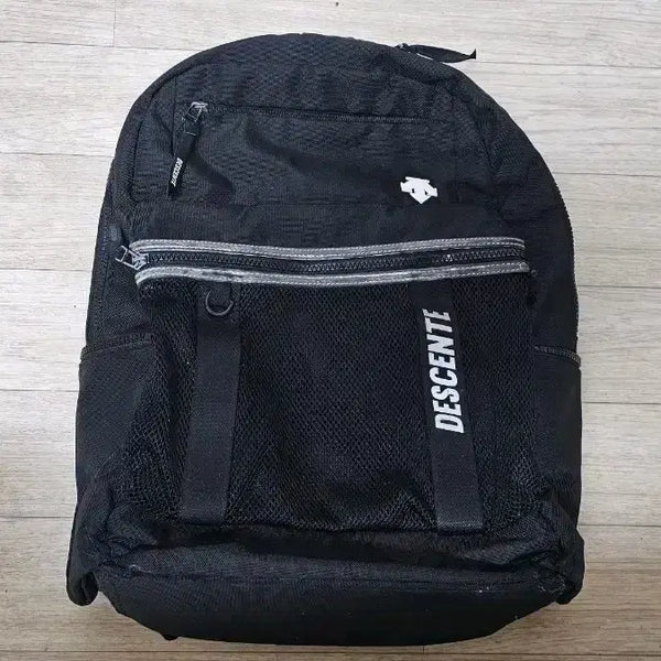 [BUNJANG] Descente Backpack Black / 데쌍트 백팩