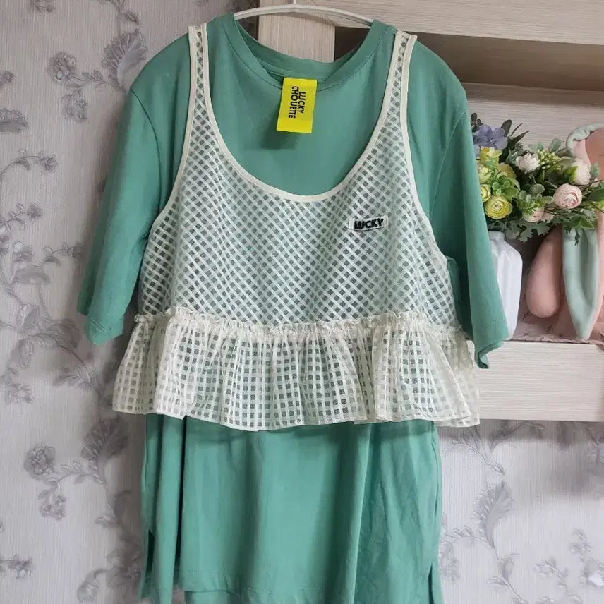 [BUNJANG] Lucky Chouette Layered Mint T-shirt + Vest Set / 럭키슈에뜨 레이어드 민트 티셔츠+조끼