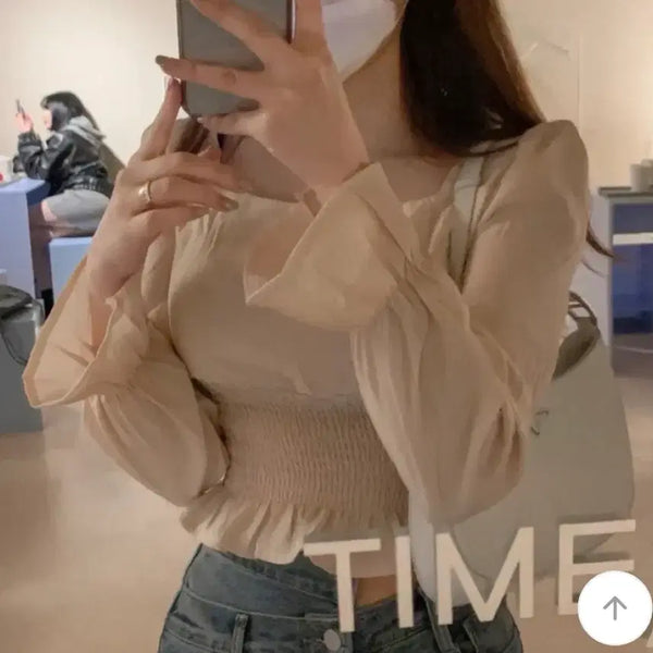 [BUNJANG] Wannabe Muse Square Neck Blouse (Peach Beige) / 워너비뮤즈 스퀘러넥 블라우스 (피치베이지)