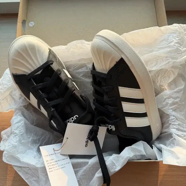 [BUNJANG] Adidas Superstar Black/White Sneakers (New) / 아디다스 슈퍼스타 블랙 / 화이트 스니커즈 (새상품)