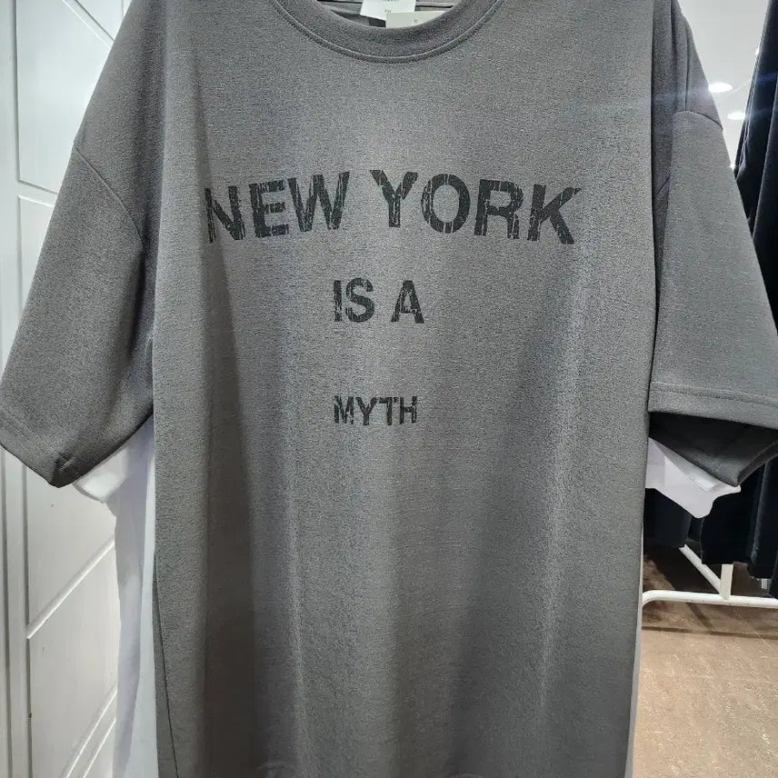 [BUNJANG] Plus Size "New York is a Myth" Graphic T-Shirt / 빅사이즈반팔