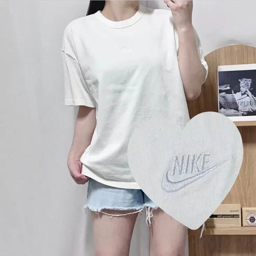 [BUNJANG] Nike Ivory Center White Swoosh T-Shirt XL / [정품] 나이키 아이보리 중앙 화이트스우시 반팔티 [ XL ]