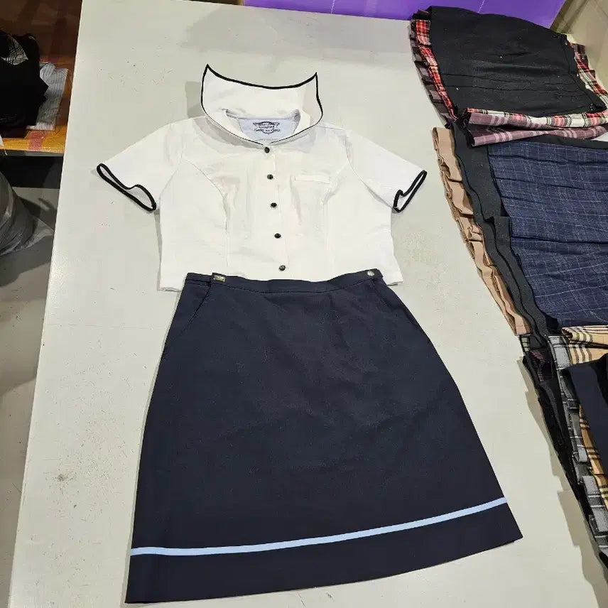 [BUNJANG] Used Women's Short Sleeve School Uniform Set Size 100/71 / 중고여성 교복 반팔세트 사이즈 100/71