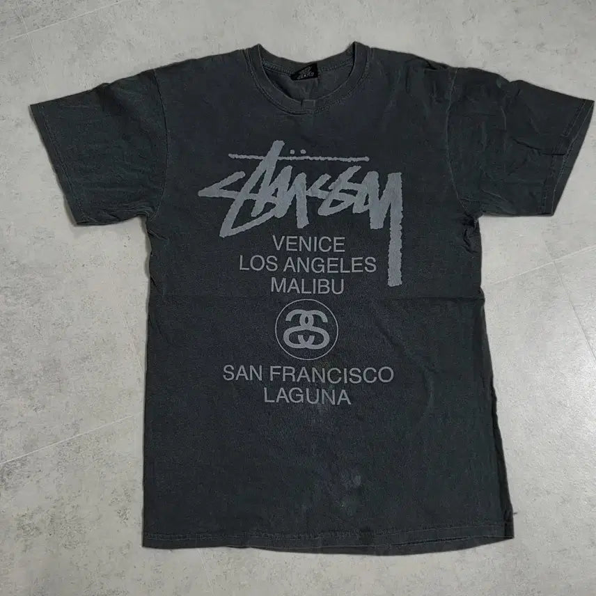[BUNJANG] Stussy Charcoal Logo T-Shirt / 스투시 차콜 반팔