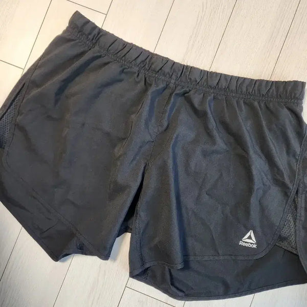 [BUNJANG] Reebok Run Essentials 4-Inch Women's Shorts Size L / 리복 런 에센셜 4인치 우먼 쇼츠 사이즈L속바지, 히든주머니 있어요^