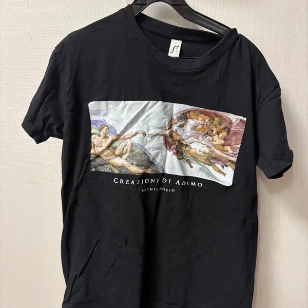 [BUNJANG] Vatican Museum Michelangelo Creation of Adam Black T-Shirt / (바티칸에서 구매) 미켈란젤로 천지창조 블랙 반팔 티셔츠