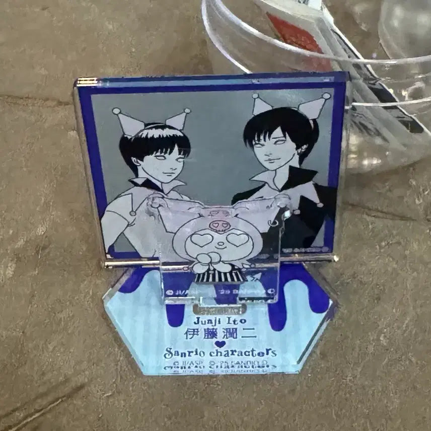 [BUNJANG] Ito Junji x Sanrio Collaboration Kuromi Acrylic Stand / 미개봉 이토준지 x 산리오 콜라보 가챠 쿠로미 사거리미소년