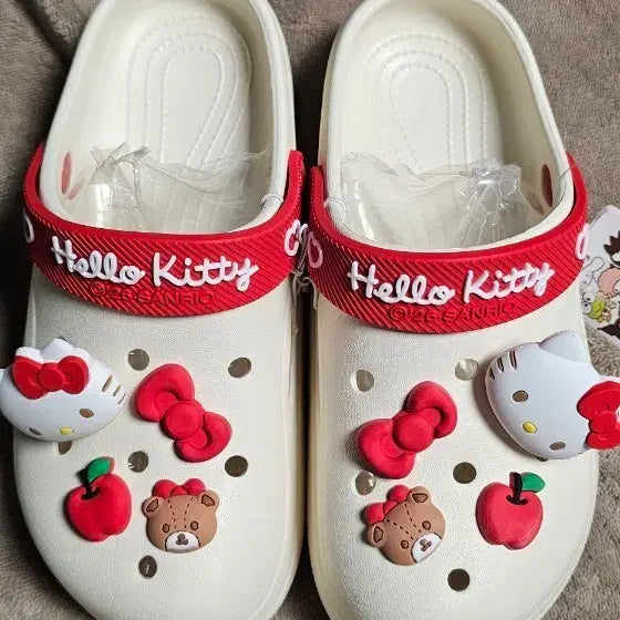 [BUNJANG] Hello Kitty EVA Indoor Slippers Sandals 220mm / 헬로키티 EVA 실내화 슬리퍼 샌들 220mm