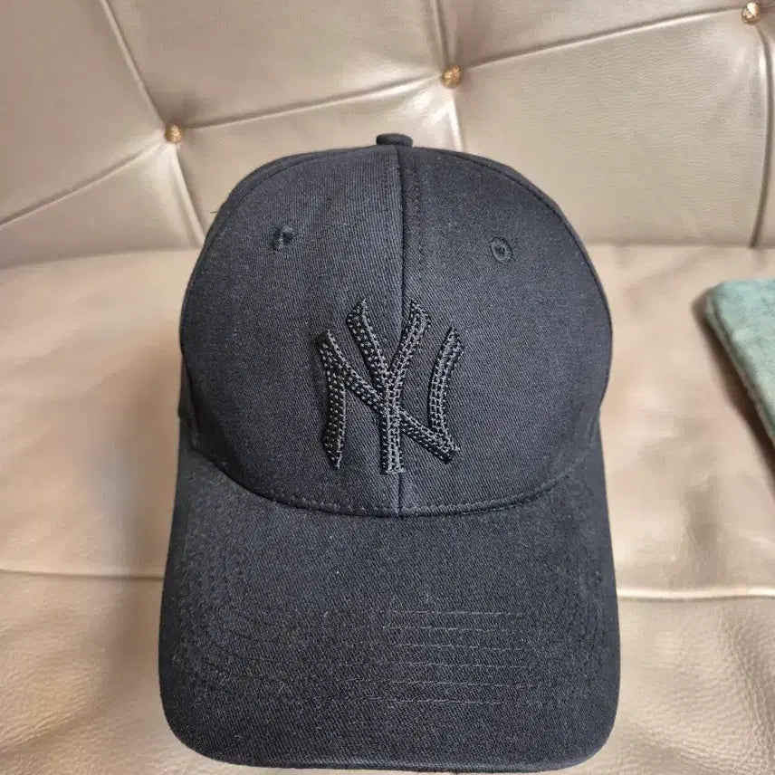 [BUNJANG] MLB New York Yankees Cap One Size Fits All / MLB 뉴욕양키스 볼캡. 남녀공용 프리
