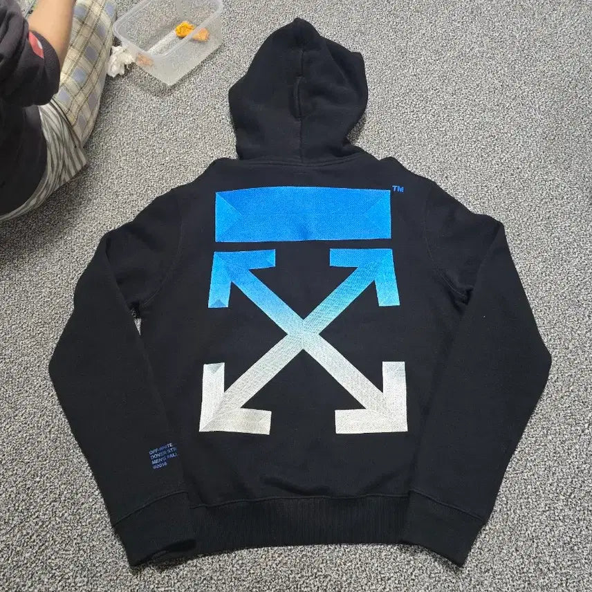 [BUNJANG] Off-White x Dover Street Market Embroidered Hoodie Blue Gradient / [S] 오프화이트 도버스트릿마켓 자수 후드 블루 그라데이션