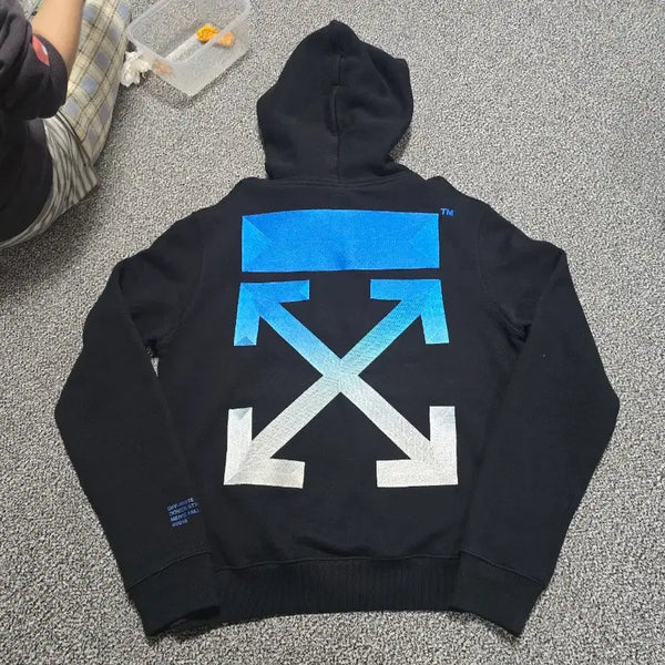 [BUNJANG] Off-White x Dover Street Market Embroidered Hoodie Blue Gradient / [S] 오프화이트 도버스트릿마켓 자수 후드 블루 그라데이션