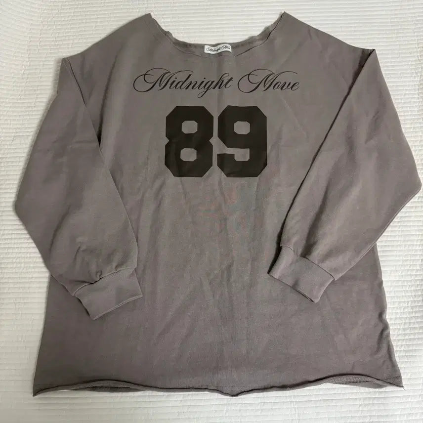 [BUNJANG] Midnight Move Off-Shoulder Long Sleeve T-Shirt / 미드나잇무브 오프숄더 긴팔티