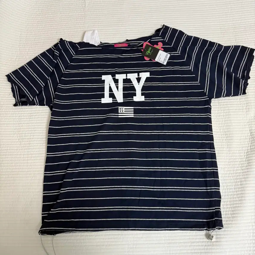 [BUNJANG] NYXX Off-Shoulder Short Sleeve T-Shirt / nyxx 오프숄더 반팔티