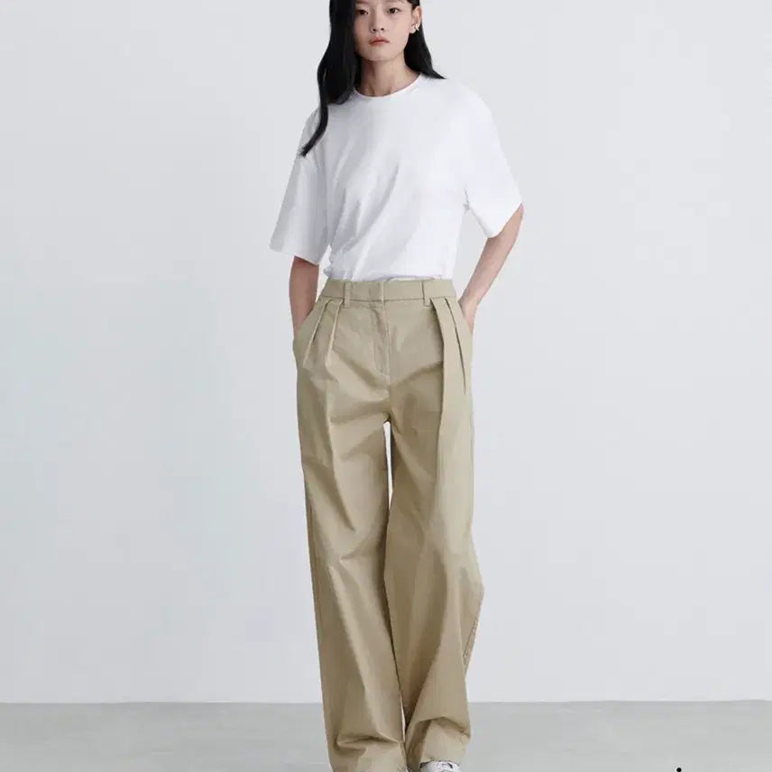 [BUNJANG] Musinsa Standard Women's Reverse Two-Tuck Wide Chino Pants Beige / 무신사 스탠다드 우먼즈 리버스 투턱 와이드 치노팬츠 베이지