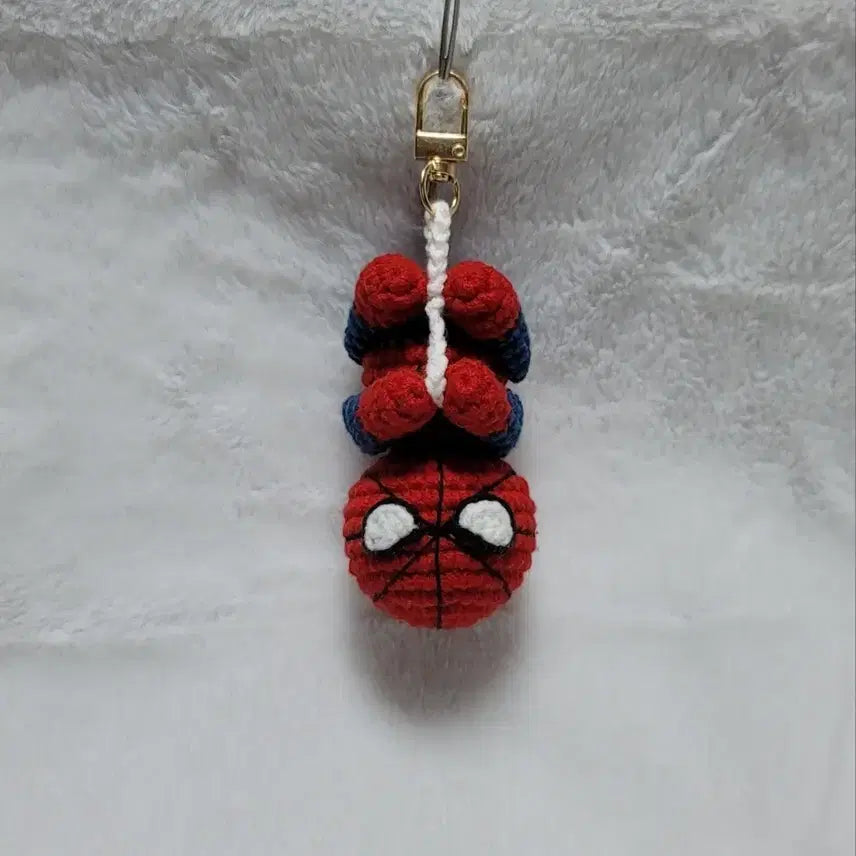 [BUNJANG] Handmade Knitted Spider-Man Keychain / 핸드메이드 뜨개 스파이더맨 키링