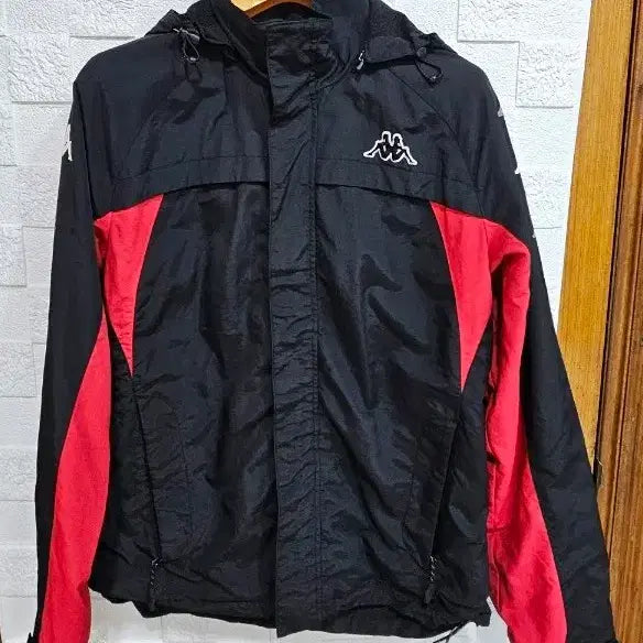 [BUNJANG] Kappa Black/Red Windbreaker Hooded Jacket Size S / 카파 블랙/레드 바람막이 후드 자켓 S