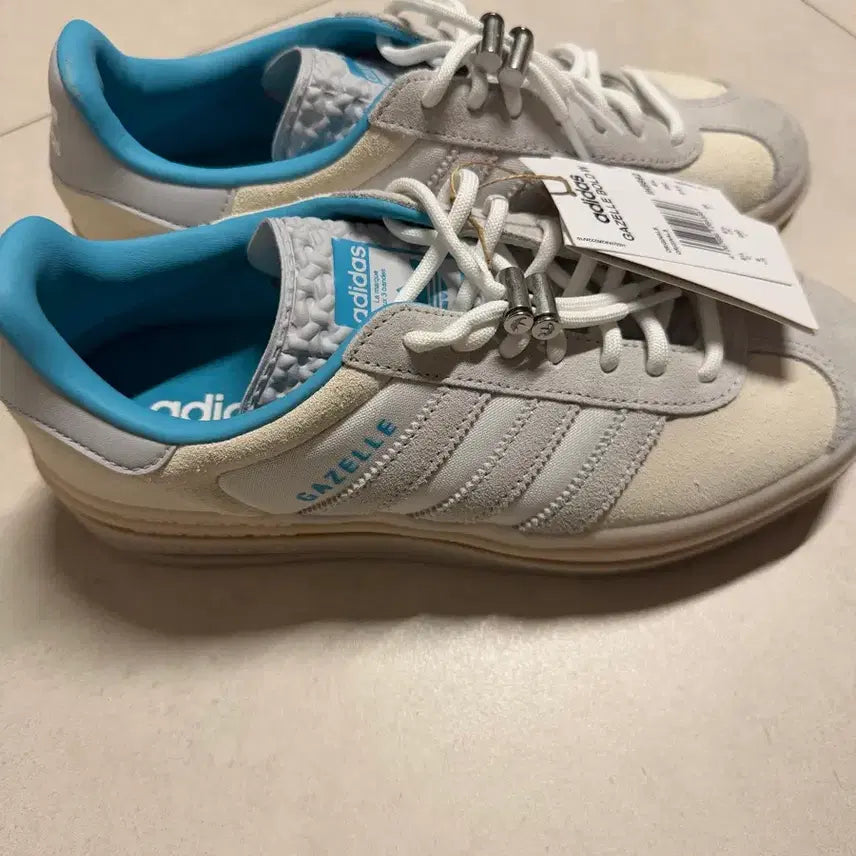 [BUNJANG] Adidas Gazelle Bold W White Sky Blue Sneakers (IH9992) / [새상품] 아디다스 가젤 볼드 W 화이트 스카이블루 250(IH9992)
