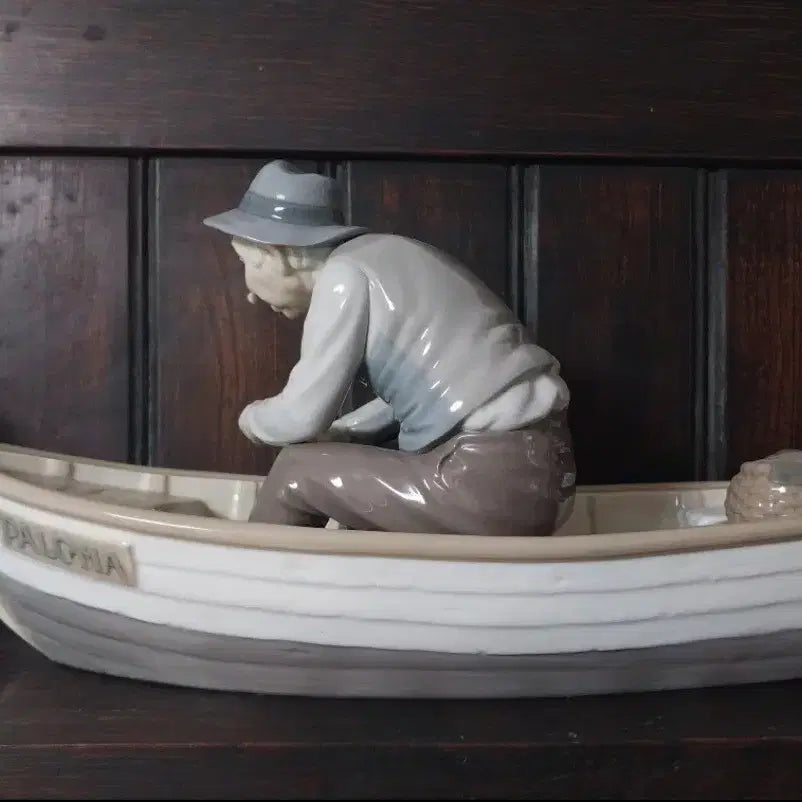 [BUNJANG] Yadro 'Fishing with Gramps' Sculpture / 야드로아픈아이