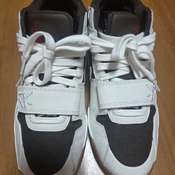 [BUNJANG] Air Jordan 1 Retro High OG "Dark Mocha" / [255]스캇 점프맨 잭 다크모카