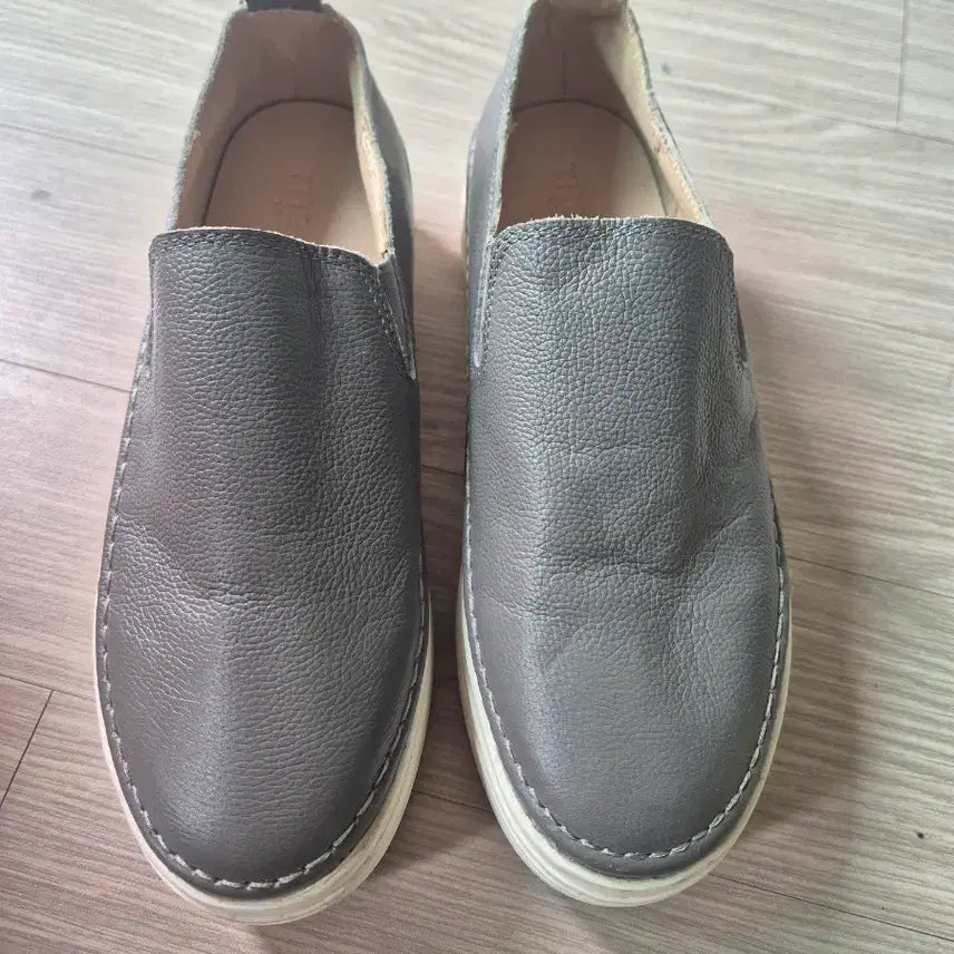 [BUNJANG] Grey Leather Slip-on Sneakers (Size 230) / 230사이즈 회색 가죽 슬립온 스니커즈