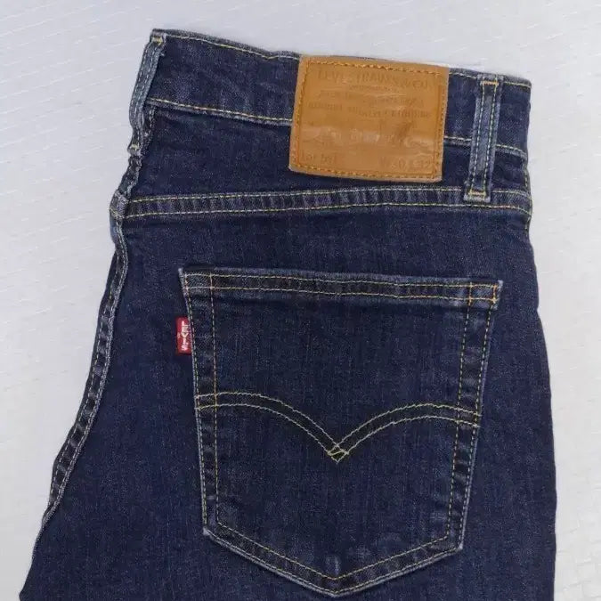 [BUNJANG] Levi's 511 Premium Slim Fit Selvedge Denim Jeans (W30) / (30 프리미엄) 리바이스511 리얼가죽 패치 데님팬츠