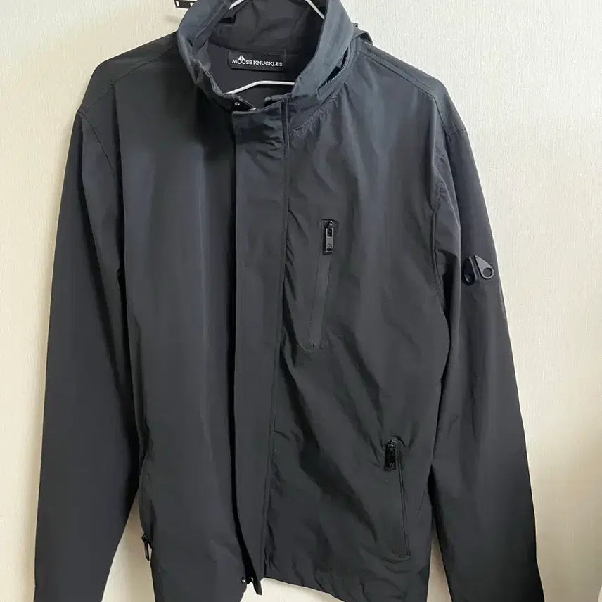 [BUNJANG] Moutstnuckles Windbreaker / 바람막이