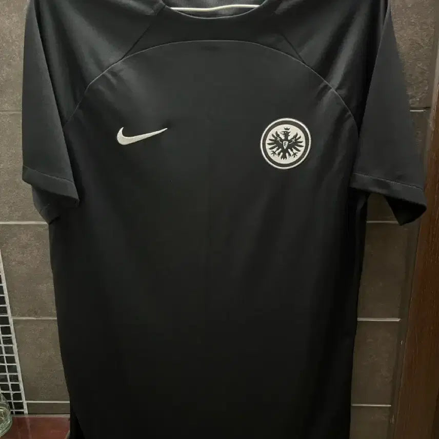 [BUNJANG] Nike Eintracht Frankfurt Match Worn Training Top M / 나이키 아인트라흐트 프랑크푸르트 지급용 트레이닝탑 M