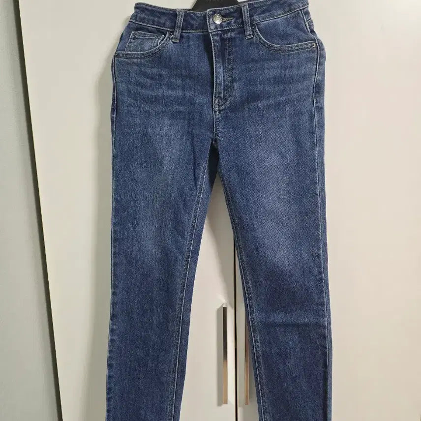 [BUNJANG] Guess Jeans Bundle Set Size 25 / 게스 청바지 25사이즈 5벌 일괄