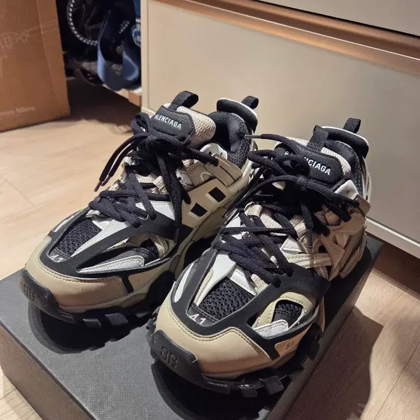 [BUNJANG] Balenciaga Track Sneakers Beige Size 41 / 발렌시아가 트랙 스니커즈 베이지 41