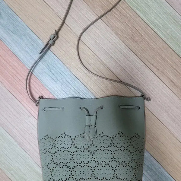 [BUNJANG] Beanpole Punching Bucket Bag (Dark Mint) / 빈폴 펀칭 버킷백 (어두운 민트색)