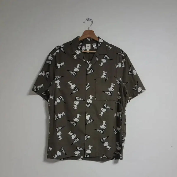 [BUNJANG] H&M Snoopy Collaboration Short-Sleeve Shirt Khaki / (S) H&M 에이치엔엠 스누피 반팔 셔츠 남방 카키