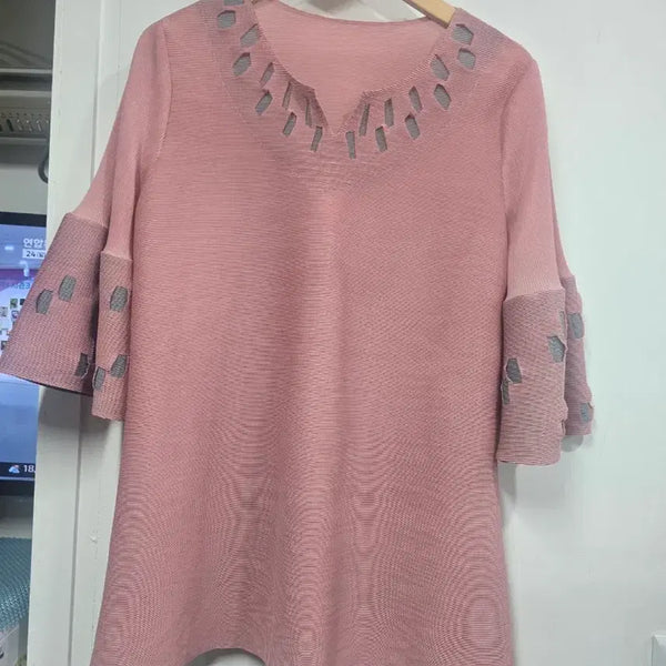 [BUNJANG] Punching Detail Pink Blouse 5-Sleeve / 펀칭 디테일 핑크 블라우스 5부