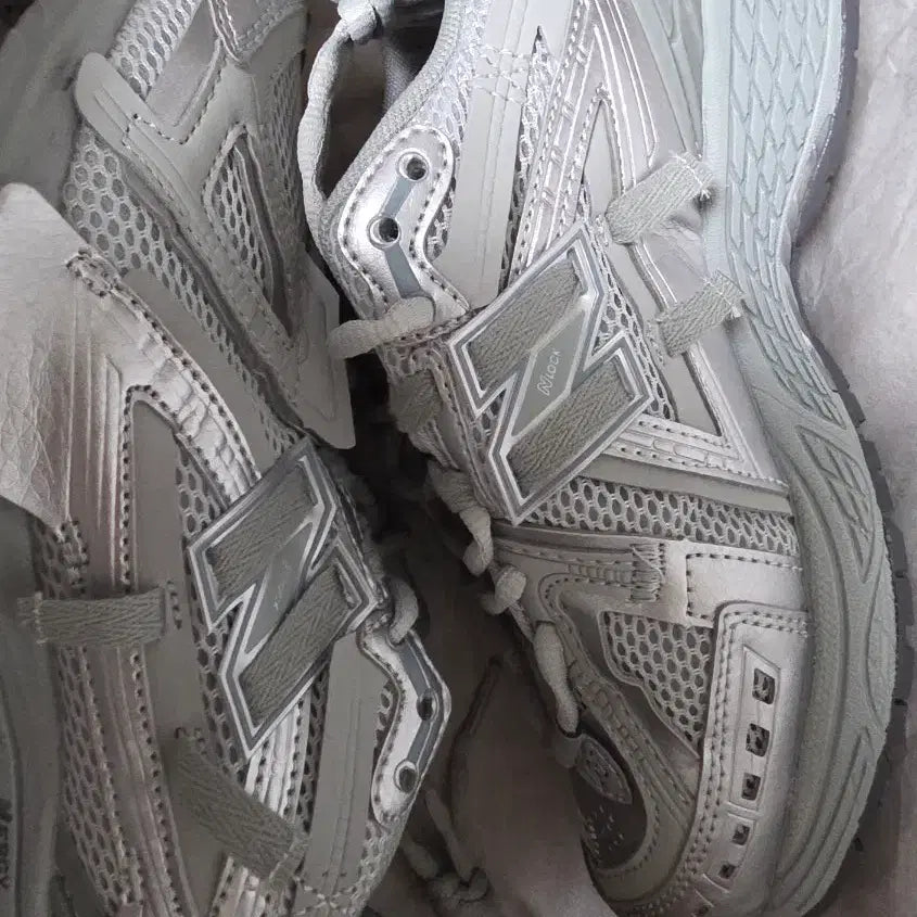 [BUNJANG] New Balance 1906AG Silver Metallic Sneakers / 뉴발란스 1906AG 실버 메탈릭 운동화