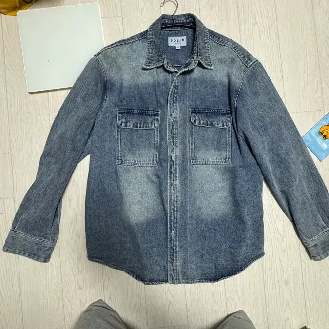 [BUNJANG] Solid Homme Denim Shirt Jacket with Back Lettering / 솔리드옴므 데님 셔츠 자켓 (후면 레터링)