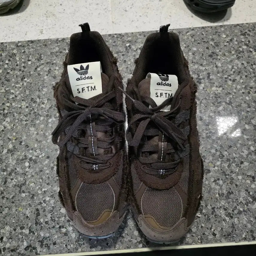 [BUNJANG] Adidas x Song for the Mute Shadow Tarp Dark Brown Sneakers / 아디다스 x 송 포 더 뮤트 쉐도우터프 다크 브라운 290