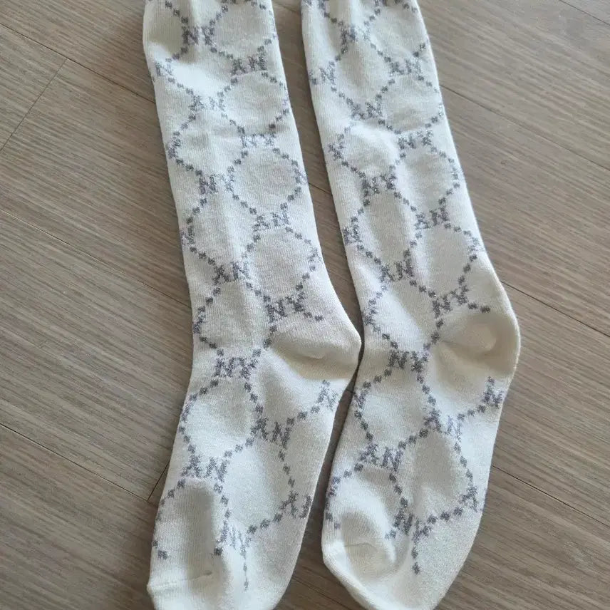 [BUNJANG] MLB Patterned Socks Ivory / Mlb 패턴 양말 아이보리 스타킹