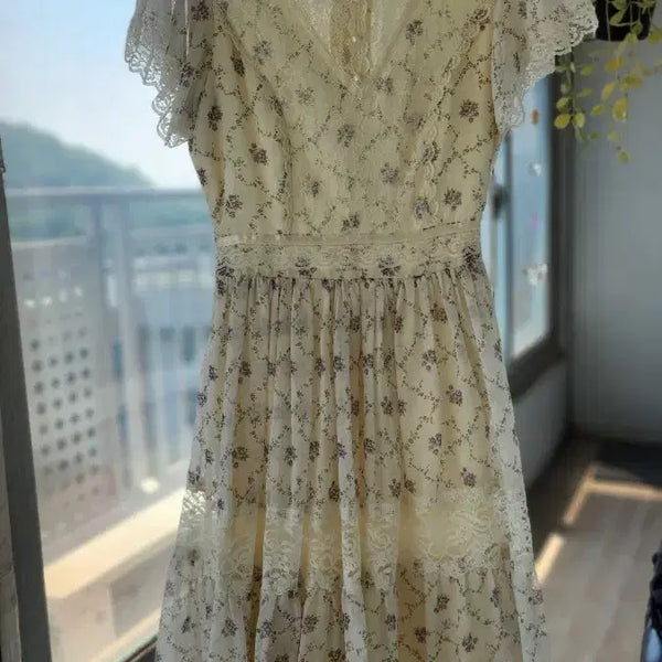 [BUNJANG] Vintage Lace Flower Dress S / 유럽 빈티지 레이스 플라워 원피스 S