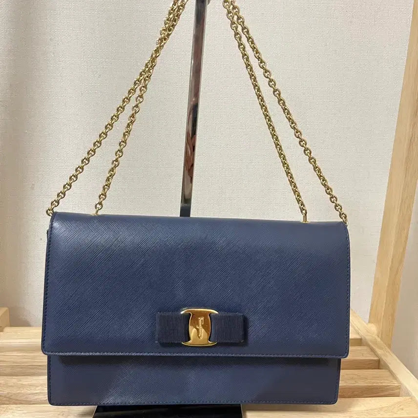 [BUNJANG] Salvatore Ferragamo Navy Ginnie Bag Saffiano Leather / 페라가모 네이비 지니백 정품