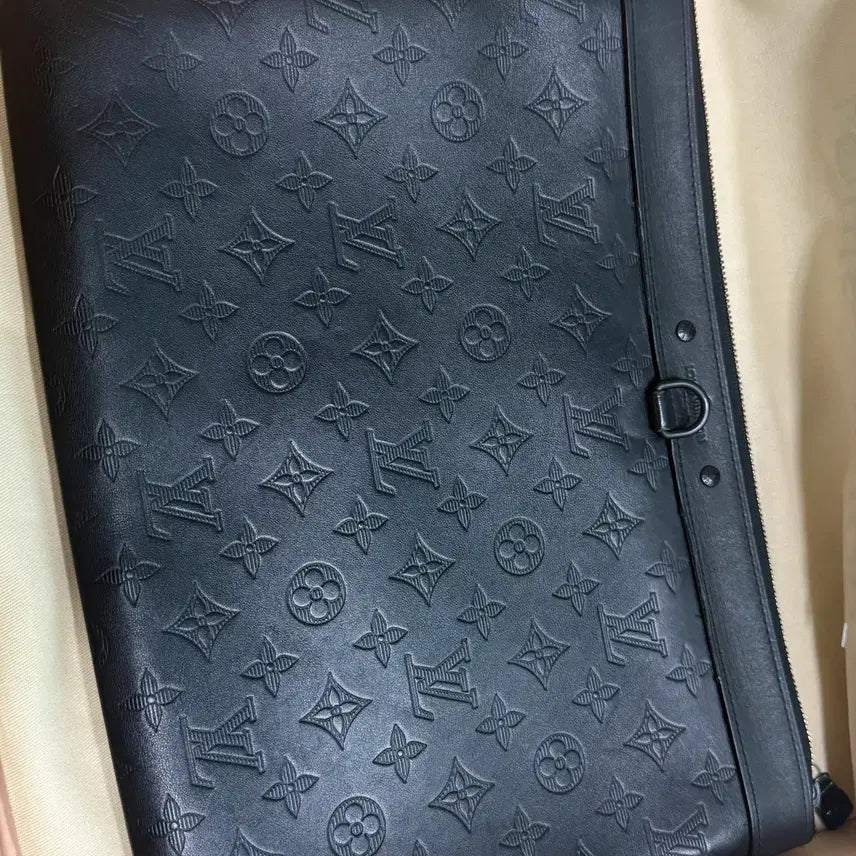 [BUNJANG] Louis Vuitton Monogram Shadow Pochette Apollo Discovery Clutch (M62903) / 루이비통  모노그램 쉐도우 포쉐트 아폴로 디스커버리 클러치 (M62903