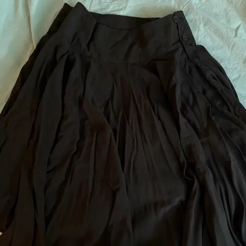[BUNJANG] Brandy Melville Brown Button Midi Skirt / 브랜디멜빌 미디 스커트