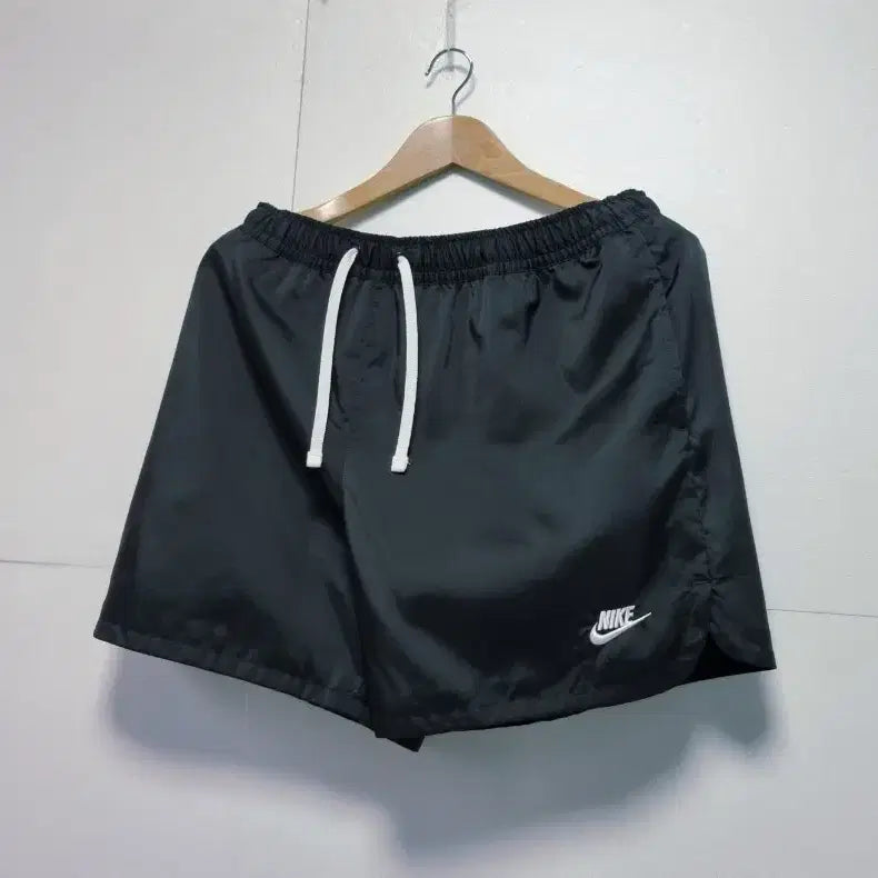 [BUNJANG] Nike Men's 2023 Woven Flow Training Shorts Black / 남성 2023 나이키 우븐 플로우 검정 블랙 쇼츠 반바지 바지 트레이닝복