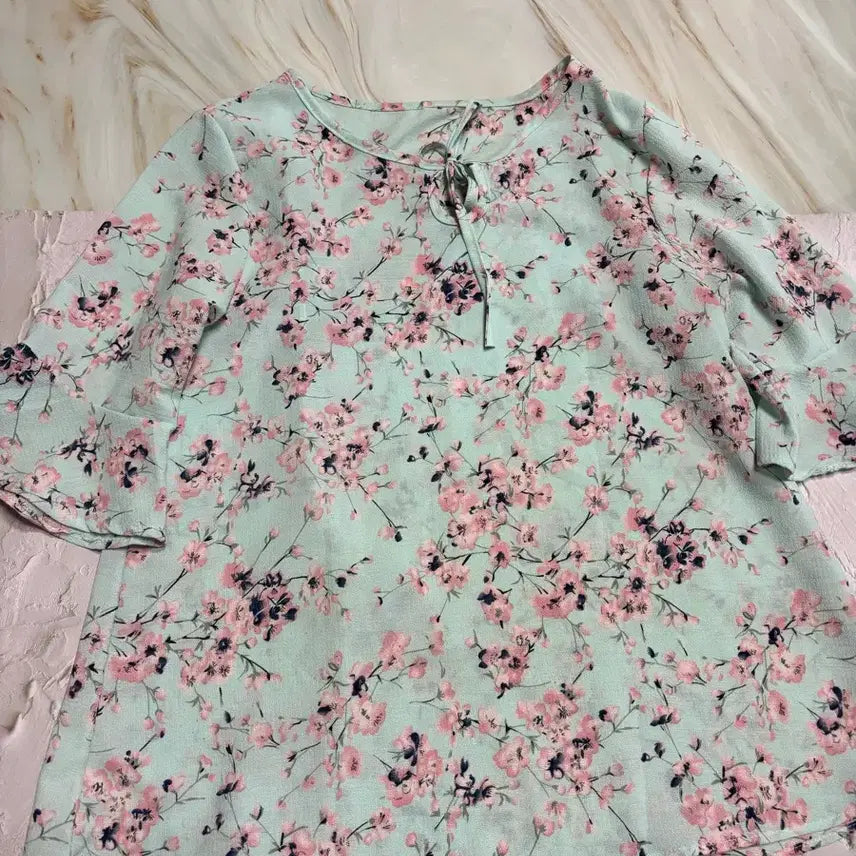 [BUNJANG] Flower Pattern Sky Blue Blouse / 플라워 패턴 하늘색 블라우스