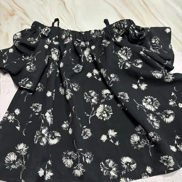 [BUNJANG] Black Flower Off-Shoulder Blouse / 블랙 플라워 오프숄더 블라우스
