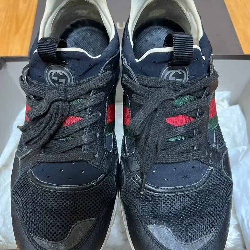 [BUNJANG] Gucci Black Sneakers with GG Logo / 구찌 블랙 스니커즈 GG 로고